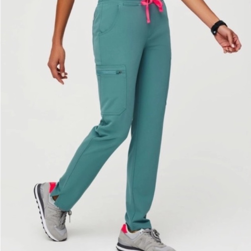 FIGS Hydrogreen Yola Petite Scrub Pants NWT